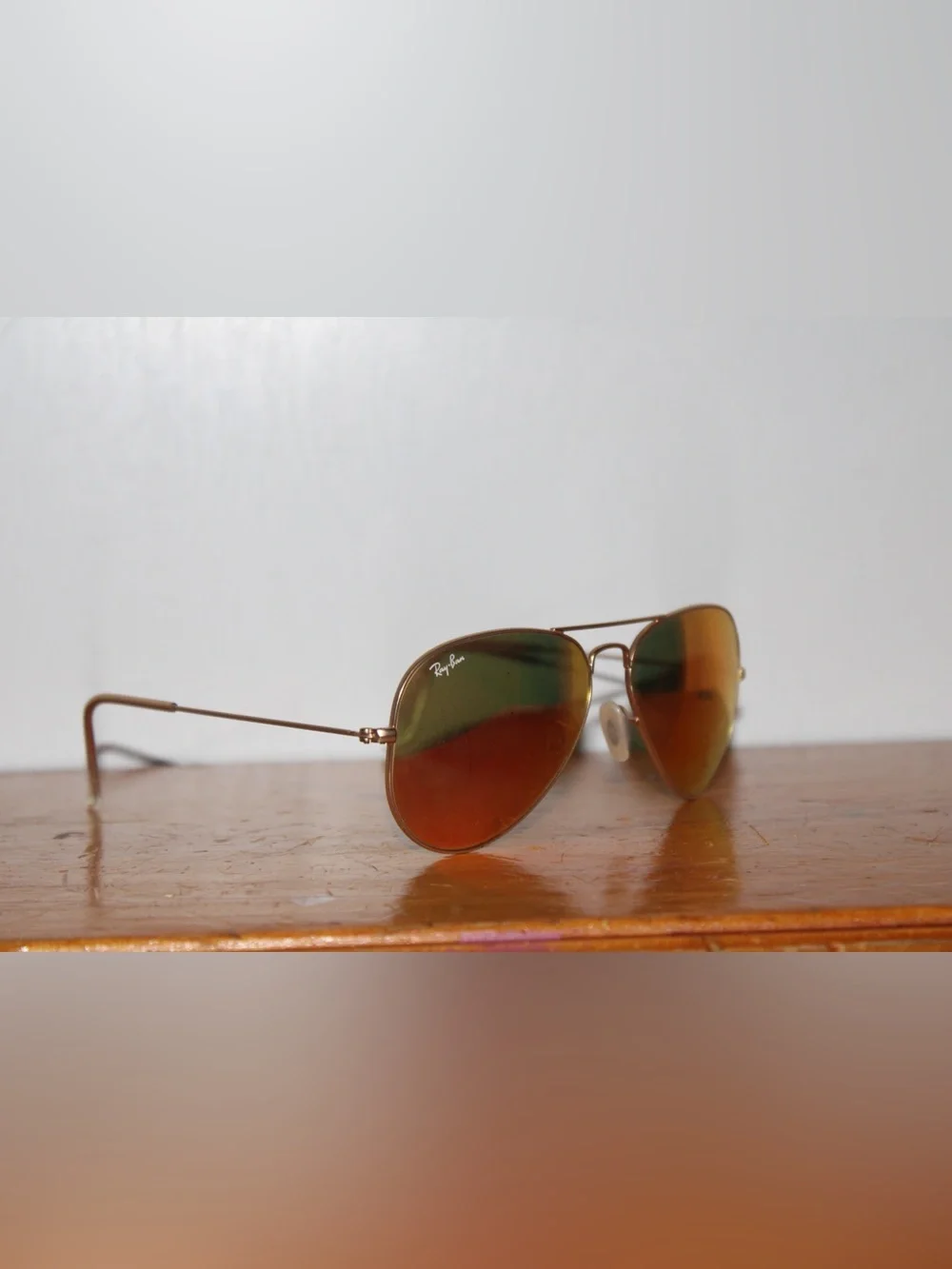 Ray-Ban Aviator Sunglasses with Gold Frame and Red Lenses